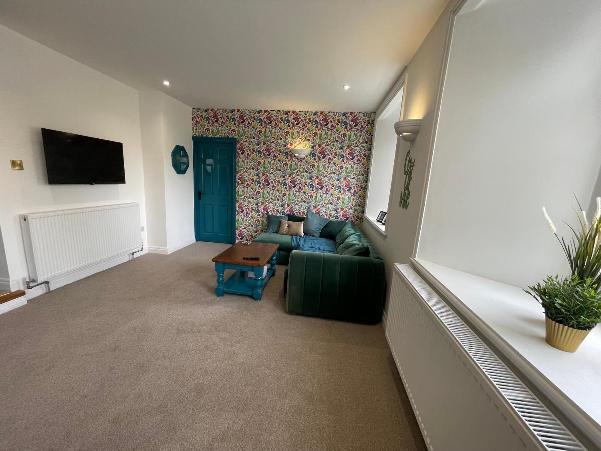 New, Stylish & Spacious Ground Floor Mews Plymouth